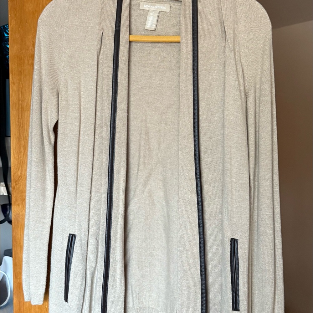 Banana Republic Taupe Knit Sweater with Pockets
